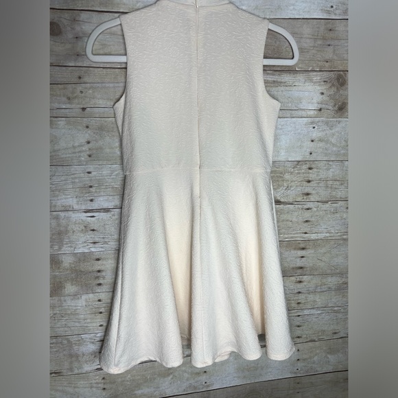 BCBGirls Size 12 Ivory textured Dress - Picture 4 of 10